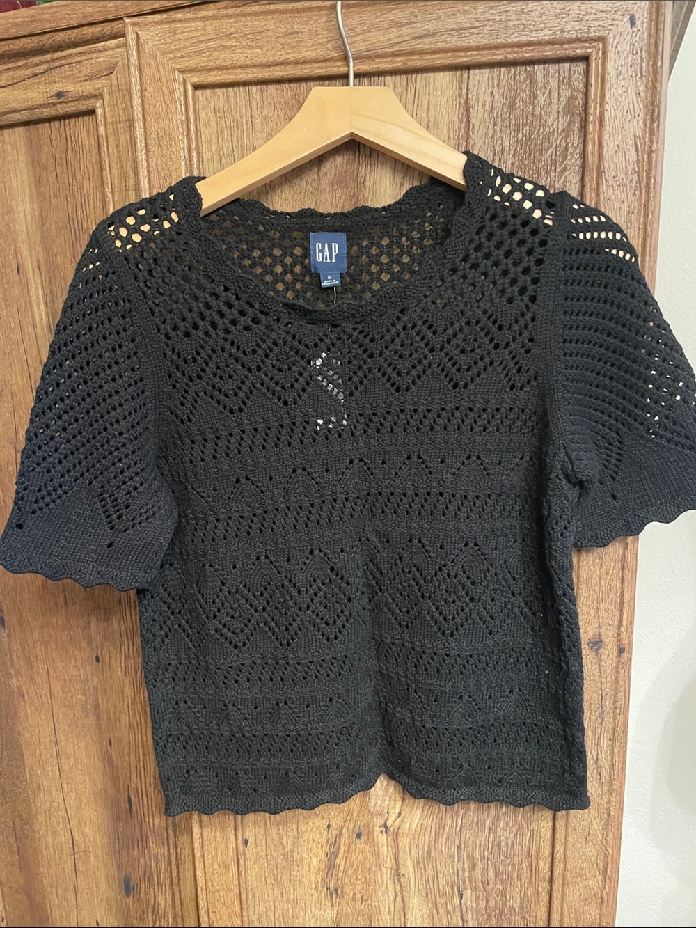 GAP Black Short Sleeve Crochet Knit Top with Scalloped Edges